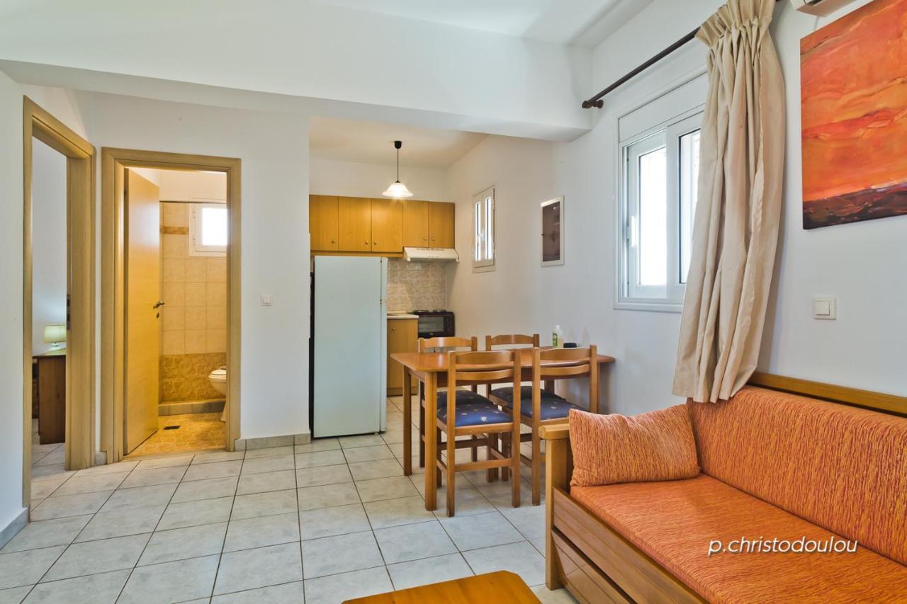 Albatros Studios & Apartments Lefkos  外观 照片
