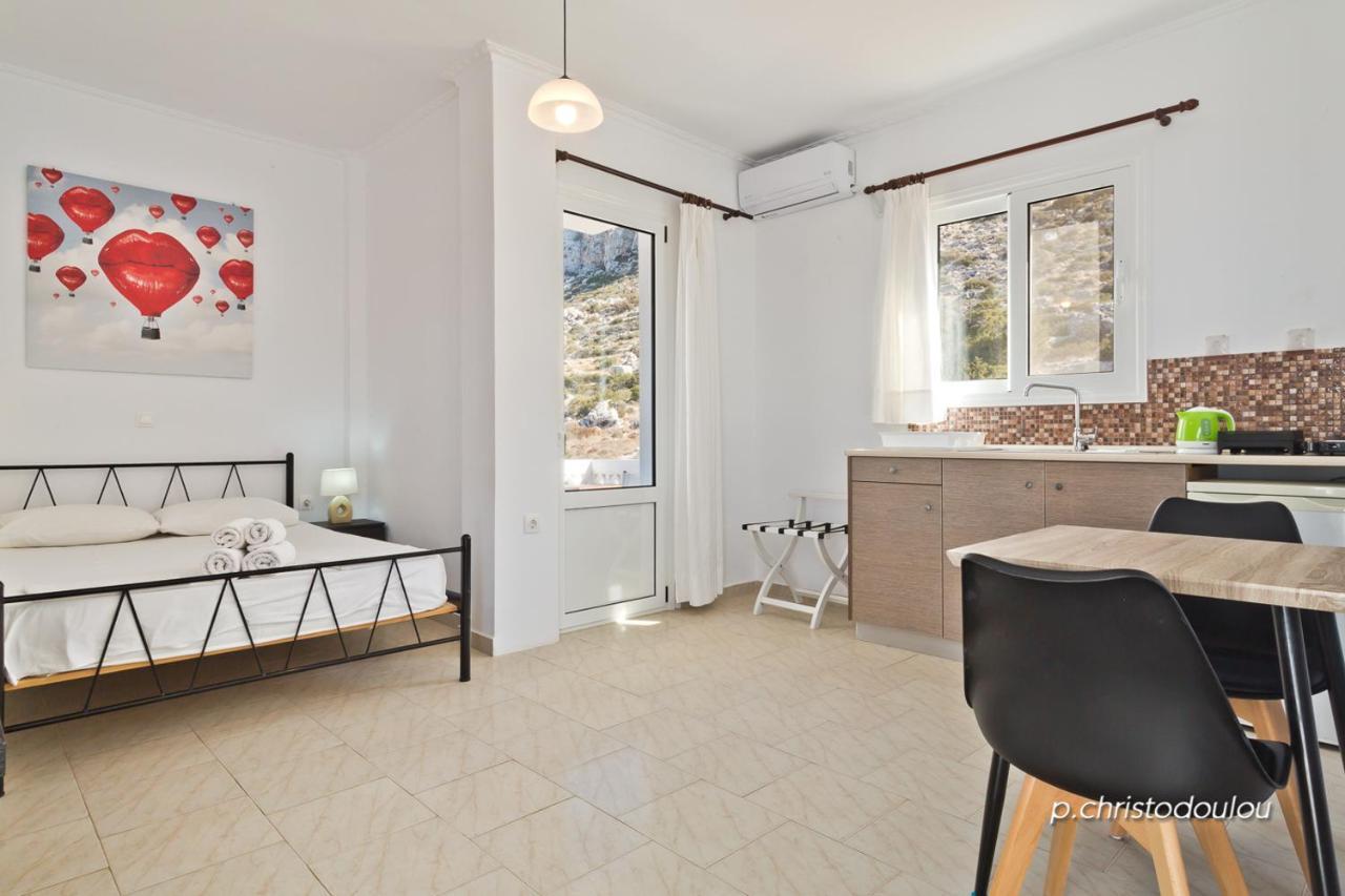 Albatros Studios & Apartments Lefkos  外观 照片